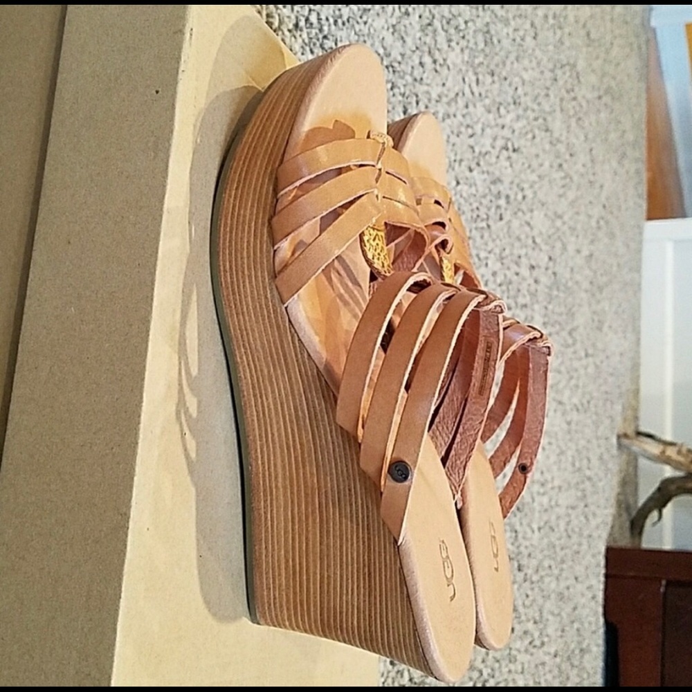 Ugg Mattie Wedge Sandal, Suntan, EXCELLENT cond!